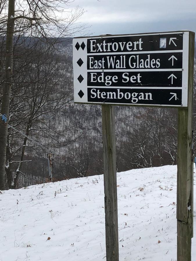 Blue Knob Bear Den Lägenhet Claysburg Exteriör bild